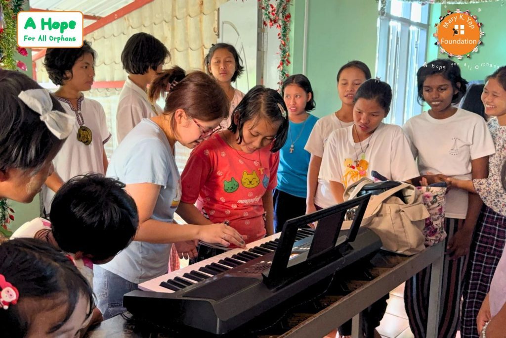 A Journey Home with Serenitee A Christmas of Musical Beats
